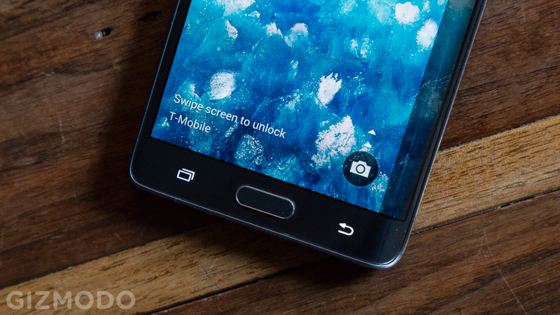 Illustration for article titled Galaxy Note Edge Review: This Crazy Smartphone Ain't Half Bad